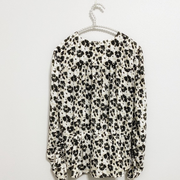 CAbi 5898 Rosette Blouse Spring 2021 Small NWT - Picture 5 of 11